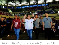 Kapolri Dianugerahi Gelar ‘Alumni Menginspirasi’ dari SMAN 8 Yogyakarta