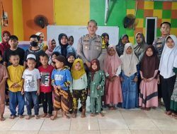 Kapolsek Kembangan Kompol Billy Gustiano Barman Berbagi Ilmu dan Inspirasi di Sekolah Non Formal Slum Area