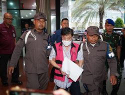 Korupsi :PT Antam Tbk diduga mengalami kerugian senilai 1.136 Kg emas logam mulia,yakni sekitar Rp1,266 triliun.