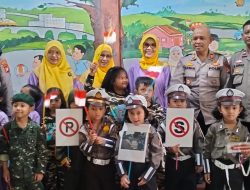 Polisi Sahabat AnakPolsek Metro MentengBerikan Edukasi KepadaAnak – Anak Paud
