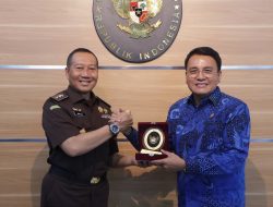 KUNJUNGAN JAKSA AGUNG MUDA PIDANA MILITER (JAMPIDMIL) KE KOMISI KEJAKSAAN (KOMJAK)