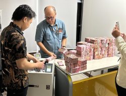 Tim Penyidik Menyita Uang Tunai Sejumlah Rp10 Miliar dan SGD 2Juta dalam Perkara Komoditas Timah