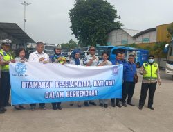 Polri SosialisasiPengemudi Bus Damri