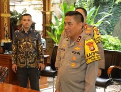 Kapolres Metro Jaksel dampingi Kapolda Metro Jaya Kunjungi Mantan Kapolri Jenderal Pol purnawirawan Sutanto