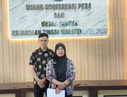 PENYERAHAN TERSANGKA DAN BARANG BUKTI TERSANGKA EM DALAM PERKARA DUGAAN TINDAK PIDANA KORUPSI PENJUALAN ASET YAYASAN BATANG HARI SEMBILAN BERUPA ASRAMA
