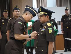 JAM-Pidmil Mayjen TNI Dr. Wahyoedho Indrajit Melantik Dan Mengambil Sumpah Laksamana Pratama TNI Effendy Maruapey, S.H., M.H. Sebagai Direktur Penindakan