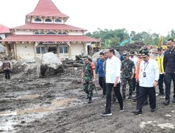 Presiden dan Ibu Iriana Tinjau Area Terdampak Longsor dan Banjir Bandang di Agam