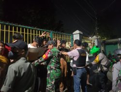 Patroli 3 Pilar Johar Baru Bubarkan Remaja Yang Nongkrong Tengah Malam
