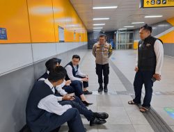 Kunjungan Bhabinkamtibmas Gelora Ke MRT Istora Mandiri Dalam Rangka Patroli Dialogis