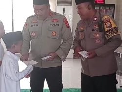 Pemberian Santunan Kepada Anak Yatim dan Nasi Kotak Siap Saji