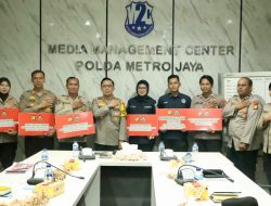 Tingkatkan Citra Positif Polri: Kabid Humas Polda Metro Jaya Berikan Penghargaan