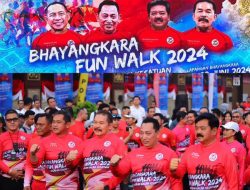 Jaksa Agung Bersama Kapolri,Menkopolhukam dan KSAD Flag Off Membuka Kegiatan Jalan Santai Bhayangkara Fun Walk 2024