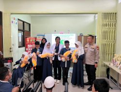 Tim DokkesPolres Metro Bekasi KotaPenyuluhan Kesehatan GigiDan Mulut Di Sekolah Luar Biasa