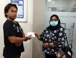 Wartawan Babelan Sampaikan Donasi untuk Pengobatan Napsiah di RS Ananda Babelan