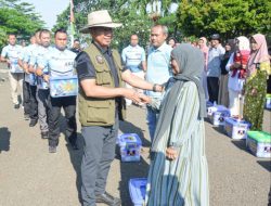Panglima TNI Jendral Agus Subiyanto Bagikan Ratusan Paket Sembako Dan Tanam Pohon Di PMPP TNI.