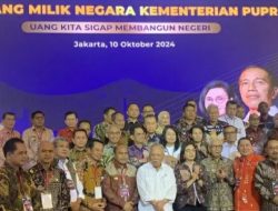 Menteri Basuki dan Sri Mulyani Hibur Staf dengan Nyanyikan Lagu ‘Menghitung Hari’ di Penghujung Tugas