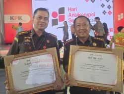 KEJATI SUMSEL DAN KEJARI PALEMBANG RAIH PENGHARGAAN BERGENGSI DARI KPK