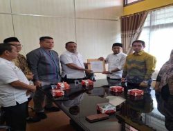 Ketua DPRD Padang Pariaman Terima SK Penetapan Bupati dan Wakil Bupati Terpilih