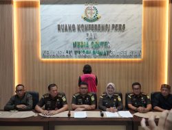 KEJATI SUMSEL BERHASIL AMANKAN BURONAN KORUPSI PENGADAAN ALAT COVID-19