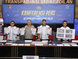 POLRI UNGKAP KASUS PENIPUAN TRADING SAHAM DAN KRIPTO, KERUGIAN CAPAI RP 105 MILIAR