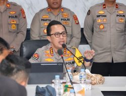 Apresiasi Kinerja, Kabid Humas Polda Metro Jaya Beri Penghargaan Kepada Personel Terbaik