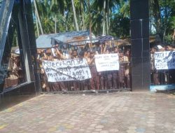 Terkesan Melindungi Pelaku Pelecehan kepala Sekolah SMA 1 Sungai geringging Di Geruduk Mahasiswa