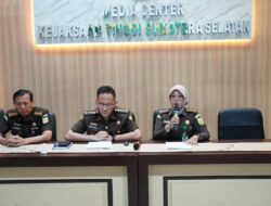 KEJATI SUMSEL BONGKAR PRAKTEK PENYIMPANGAN DANA DESA: 22 ORANG DIAMANKAN DALAM OTT DI KANTOR CAMAT PAGAR GUNUNG