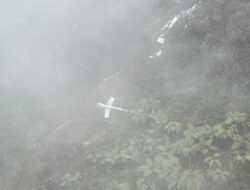 Kodim 1710/Mimika Bantu Pencarian Helikopter PK-IWS Milik Maskapai Penerbangan Intan Angkasa Yang Hilang Kontak