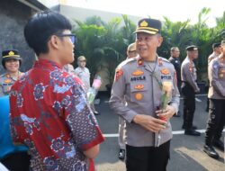 Datangi polres metro Bekasi kota mahasiswa dan pelajar berikan dukungan moril