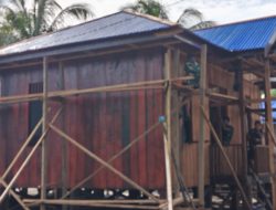 Satgas TMMD Ke-128 Kodim 1710/Mimika: Pemasangan Atap Rampung, Progres Pembangunan 5 Rumah Capai 90 Persen