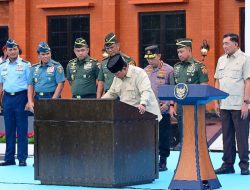 Panglima TNI Dampingi Presiden Prabowo Subianto Resmikan Museum dan Perpustakaan di Seskoad