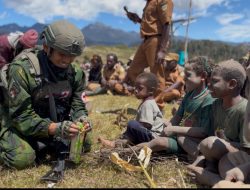 Tembus Medan Ekstrem, Koops TNI Habema Berhasil Salurkan 2 Ton Bantuan Kemanusiaan ke Tiga Distrik di Kabupaten Puncak