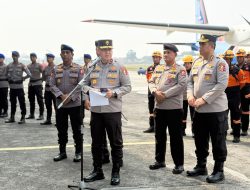 Terus Bergerak, Polri Kembali Kirim Personel K9 dan 2,5 Ton Logistik untuk Korban Gempa NTT