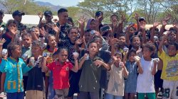 Prajurit Korem 161/Wira Sakti Hadirkan Keceriaan bagi Anak-Anak Terdampak Gempa NTT
