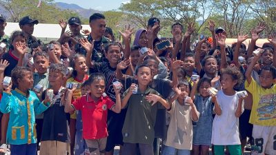 Prajurit Korem 161/Wira Sakti Hadirkan Keceriaan bagi Anak-Anak Terdampak Gempa NTT