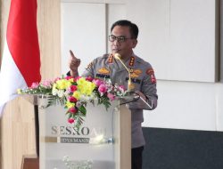 Pasukan Pelopor BKO Polda NTT Bergerak Tangani Dampak Gempa, Layani dan Bantu Warga di Lokasi Pengungsian
