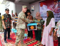 Dankodiklat TNI Tinjau Bakti Kesehatan Dan Bakti Sosial SGS 2026 Di Martapura