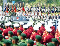Penuh Khidmat, Panglima TNI Dampingi Presiden Prabowo Pimpin Upacara HUT ke-81 TNI Tahun 2026