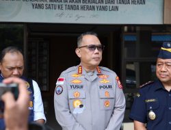 SINERGITAS BEACUKAI DAN SATGAS KEPOLISIAN OPERASI DAMAI CARTENZ DALAM UPAYA MENGAGALKAN PENYELUNDUPAN AMUNISI DI PERAIRAN JAYAPURA